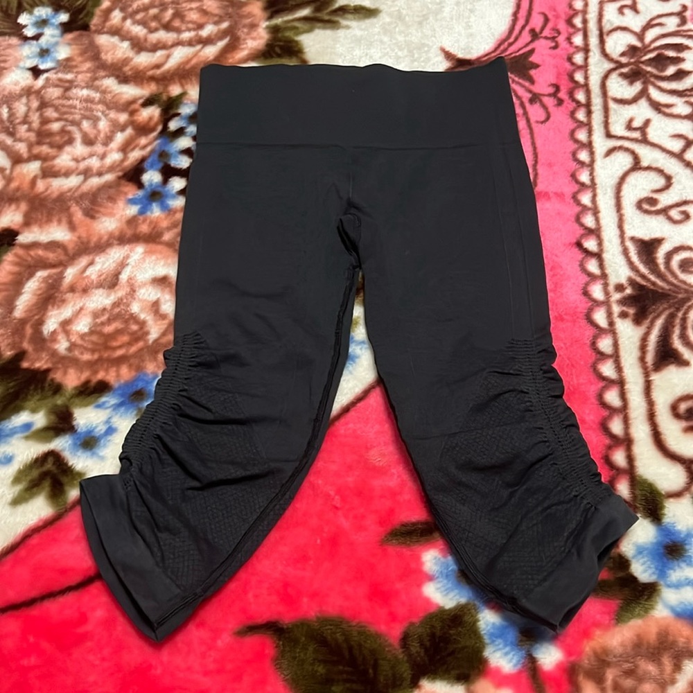 Lululemon Gray Women's Activewear Capri Leggins W/ Stitching Repair 12" Waist 2